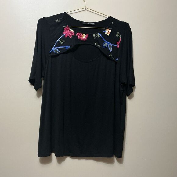 Kim & Cami Blouse Womens 1X Black Floral Embroidered Sheer Peek A Boo Neckline - Picture 3 of 9